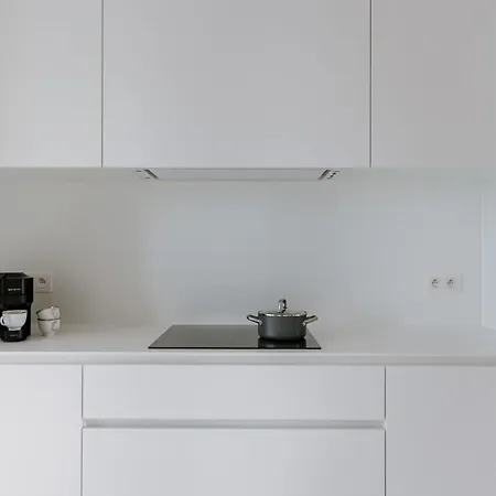 Апартаменты Huswell - New Overlooking The Yacht Harbor With Parking