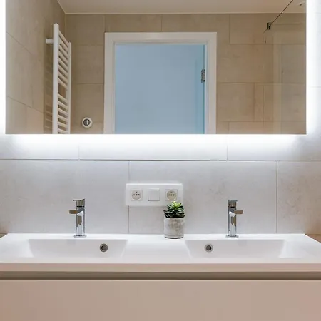 Apartment Huswell - New Overlooking The Yacht Harbor With Parking